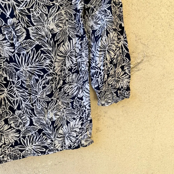 Jones New York Women Tropical Print Navy Blue Top Small - Picture 7 of 8